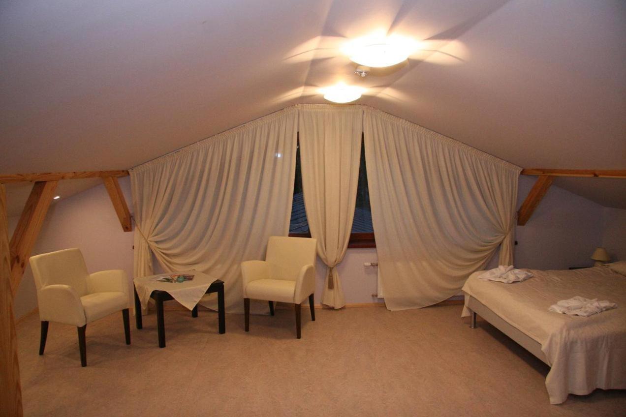 Room In Bb - Valensija - Suite For Two In Nice Hotel Jurmala Exterior photo