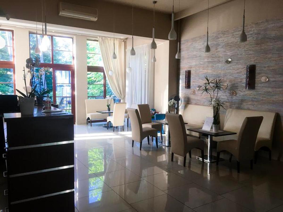 Room In Bb - Valensija - Suite For Two In Nice Hotel Jurmala Exterior photo